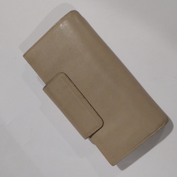 Salvatore Ferragamo Beige Leather Long Wallet Women – Luxury Designer Gancini - Picture 5 of 16